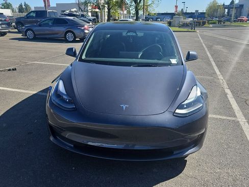 Used 2023 Tesla Model 3 Standard Range image 4