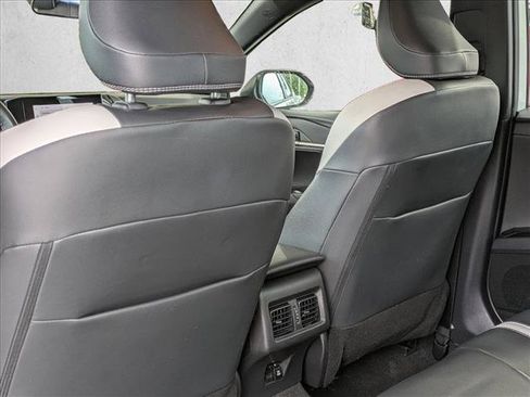 Used 2025 Toyota Camry SE FWD image 19