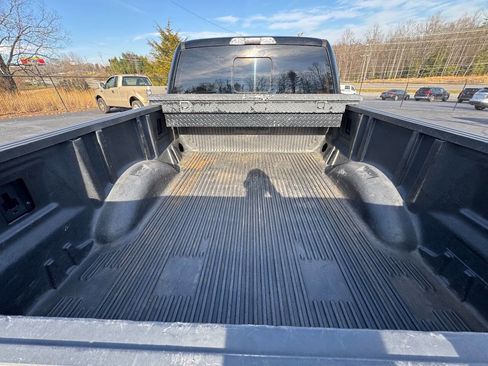 Used 2017 Ford F150 XLT w/ Equipment Group 302A Luxury image 15