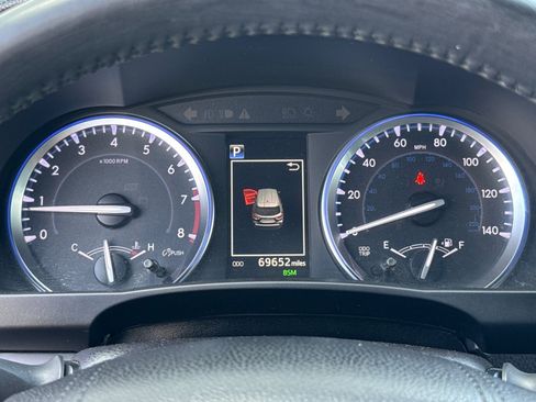 Certified 2018 Toyota Highlander XLE w/ Carpet Mat Package (TMS) image 25