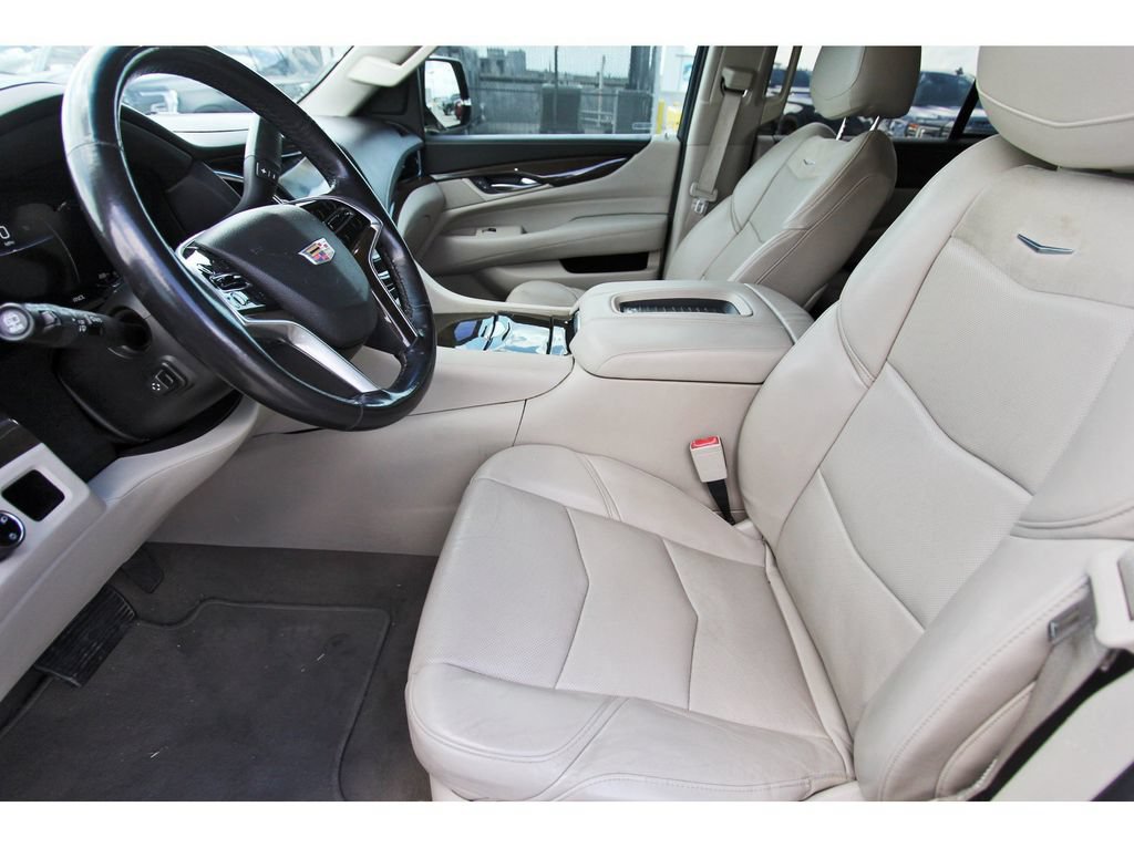 Used 2019 Cadillac Escalade Luxury RWD image 6
