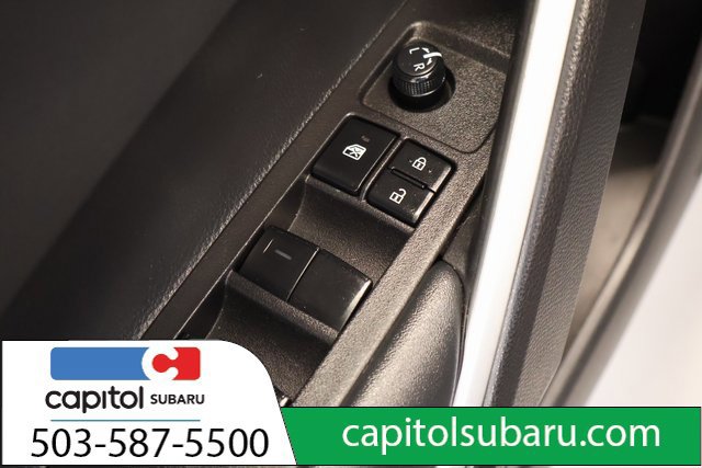 Used 2025 Toyota Corolla Cross LE FWD image 10