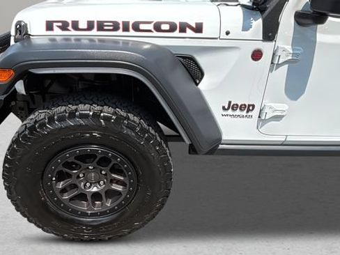 Used 2022 Jeep Wrangler Unlimited Rubicon w/ Xtreme Recon 35" Tire Package AWD/4WD image 35