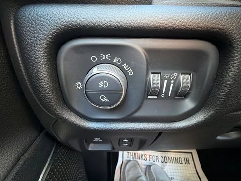 Used 2019 RAM 1500 Laramie AWD/4WD image 16