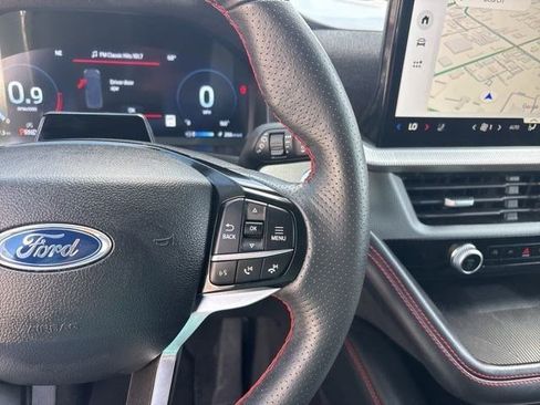 Used 2025 Ford Explorer ST-Line w/ ST-Line Street Pack AWD/4WD image 18