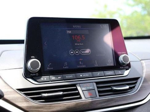 Certified 2025 Nissan Altima 2.5 SV FWD image 11