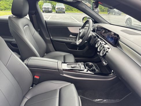 Used 2024 Mercedes-Benz CLA 250 image 33