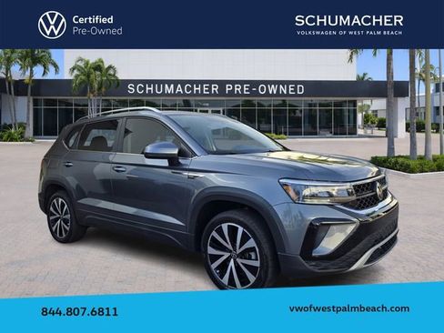 Used 2022 Volkswagen Taos SE image 1