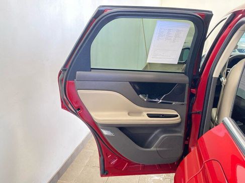 Used 2024 Lincoln Corsair AWD image 8