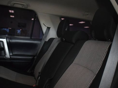 Used 2017 Toyota 4Runner SR5 AWD/4WD image 18