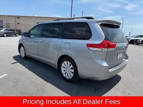 Used 2013 Toyota Sienna XLE w/ Premium Pkg AWD/4WD image 6
