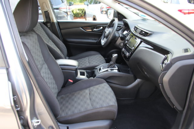 Used 2020 Nissan Rogue Sport SV AWD/4WD image 34