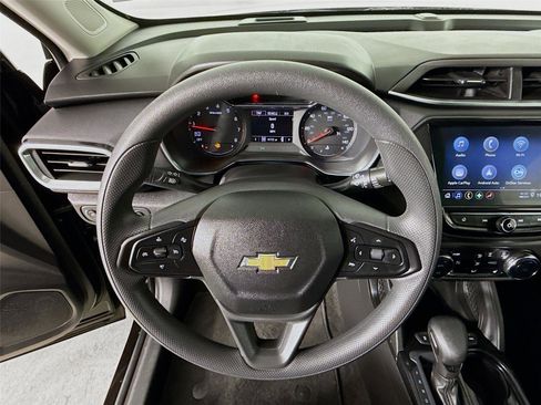 Used 2023 Chevrolet TrailBlazer LT w/ Convenience Package image 12