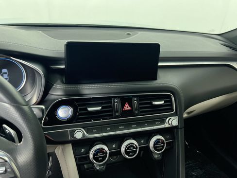Used 2023 Genesis G70 2.0T RWD image 25