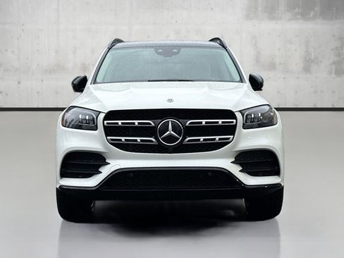 Used 2022 Mercedes-Benz GLS 450 4MATIC image 2