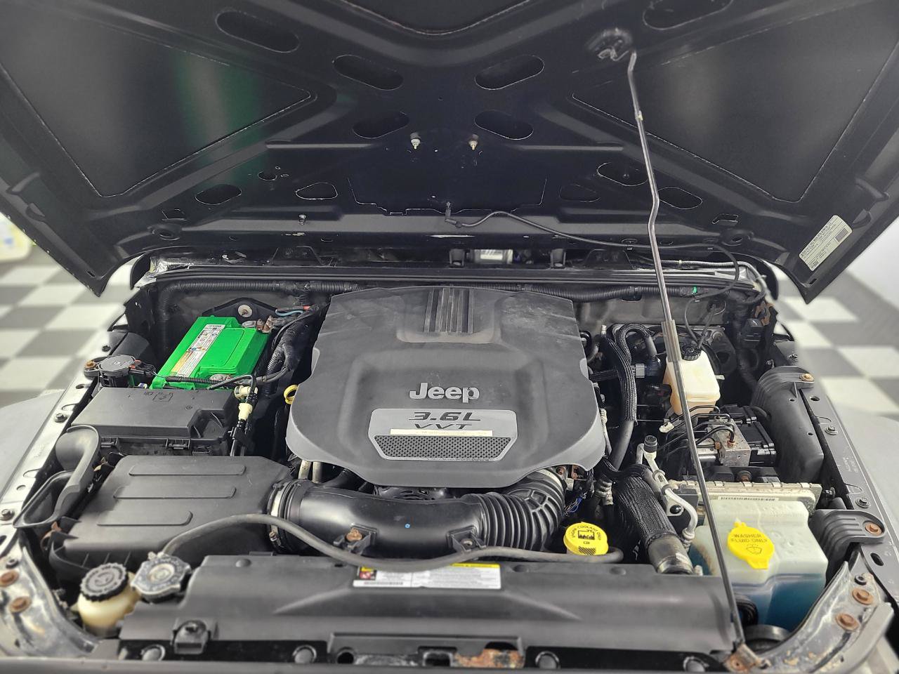 Used 2012 Jeep Wrangler Sport AWD/4WD image 23
