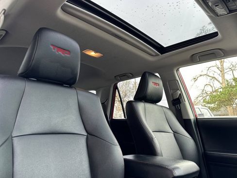 Used 2021 Toyota 4Runner TRD Off-Road Premium w/ Moonroof Package AWD/4WD image 17