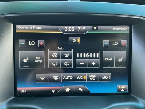 Used 2015 Ford Explorer XLT w/ Equipment Group 202B FWD image 20
