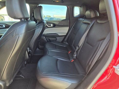 Used 2025 Jeep Compass Limited image 25