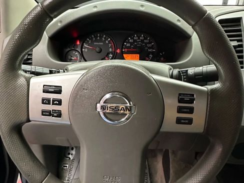 Used 2018 Nissan Frontier SV image 14