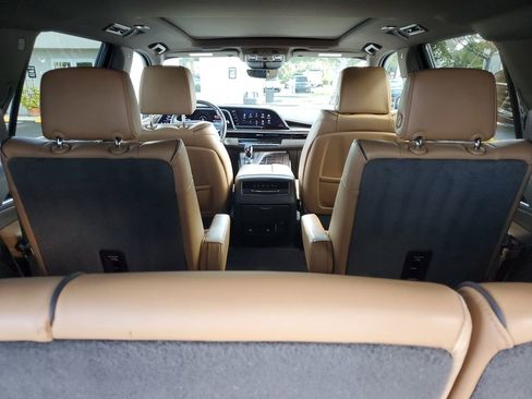 Used 2022 Cadillac Escalade Premium Luxury image 24