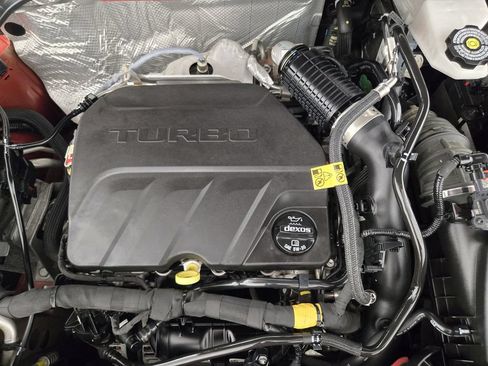 Used 2024 Chevrolet Trax RS FWD image 35