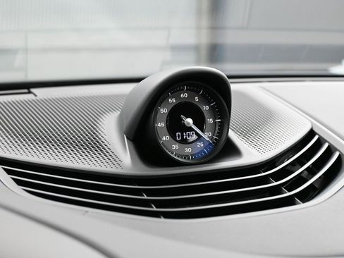 New 2026 Porsche Taycan Turbo image 21