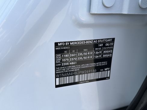 Used 2023 Mercedes-Benz GLB 250 4MATIC image 23