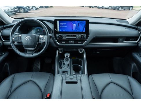 Used 2025 Toyota Grand Highlander FWD image 19