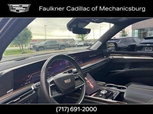Used 2025 Cadillac Escalade Sport Platinum AWD/4WD image 15