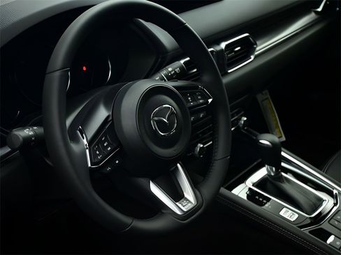 New 2025 MAZDA CX-5 AWD 2.5 S w/ Premium Plus Pkg image 4