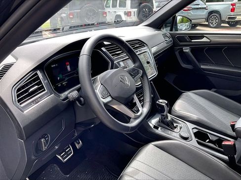 Used 2023 Volkswagen Tiguan SE R-Line AWD/4WD image 8