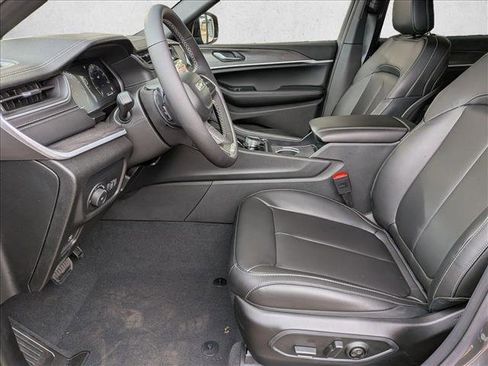 New 2025 Jeep Grand Cherokee L Limited image 4