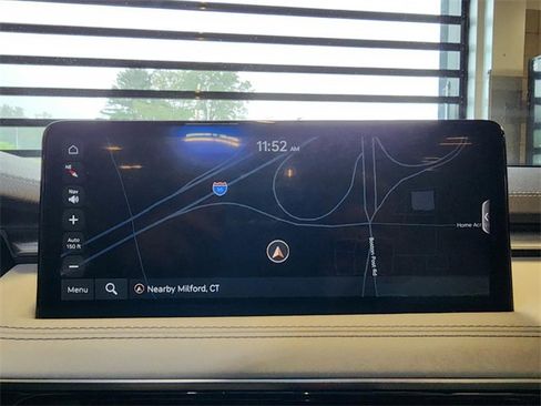 Used 2025 Genesis G70 2.5T image 17