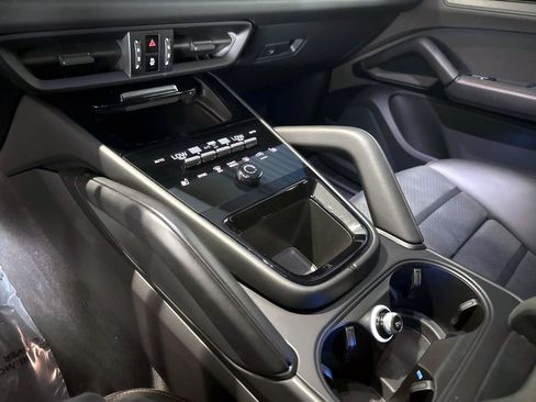 Certified 2025 Porsche Cayenne GTS AWD/4WD image 30