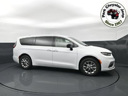 Used 2024 Chrysler Pacifica Touring-L
