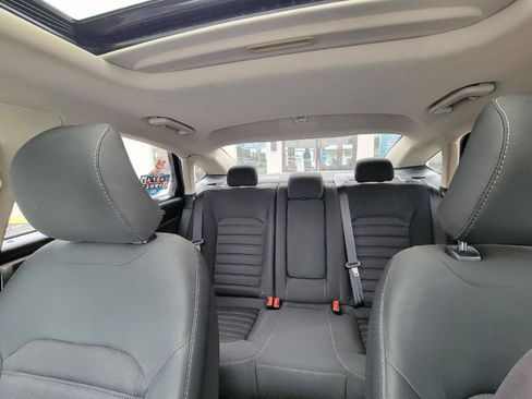 Used 2017 Ford Fusion SE w/ Fusion SE Technology Package FWD image 25
