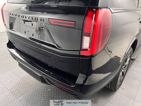 New 2026 Ford Expedition Platinum w/ Stealth Appearance Package AWD/4WD image 18