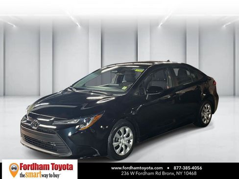 Used 2024 Toyota Corolla LE FWD image 4