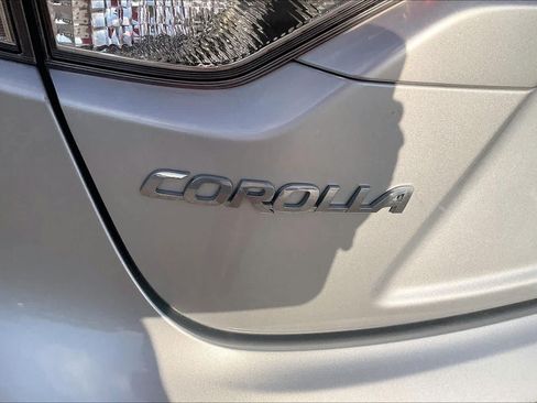 Used 2022 Toyota Corolla LE FWD image 42