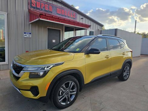 Used 2023 Kia Seltos S FWD image 1
