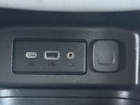 Used 2023 Chevrolet Equinox LT w/ Driver Convenience Package FWD image 20