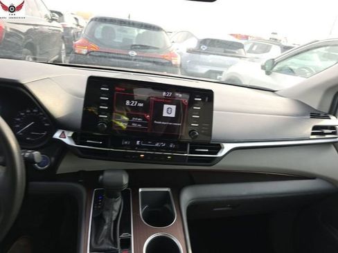 Used 2024 Toyota Sienna LE image 10