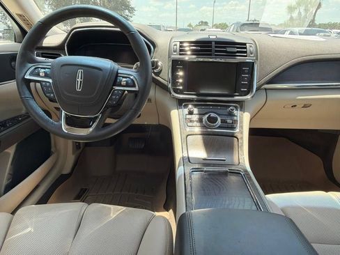 Used 2020 Lincoln Continental w/ Premium Package FWD image 10