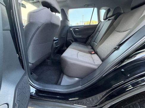 Used 2025 Toyota RAV4 XLE w/ Convenience Package image 28