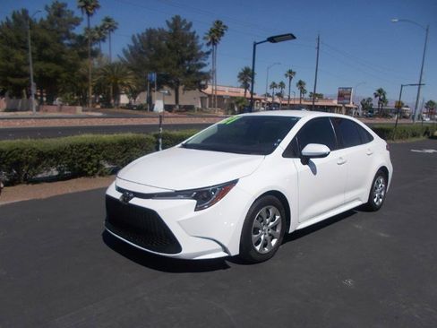 Used 2021 Toyota Corolla LE w/ Carpet Mat Package (TMS) FWD image 3