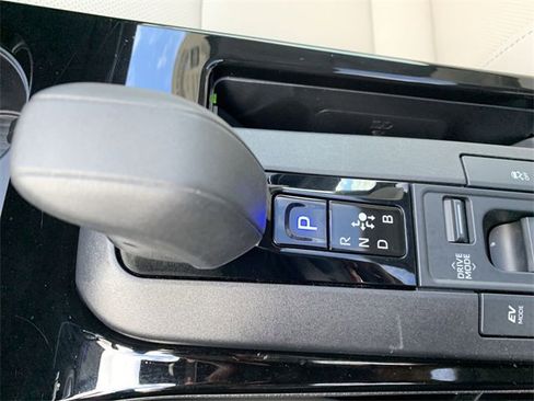 Used 2024 Toyota Prius XLE image 25