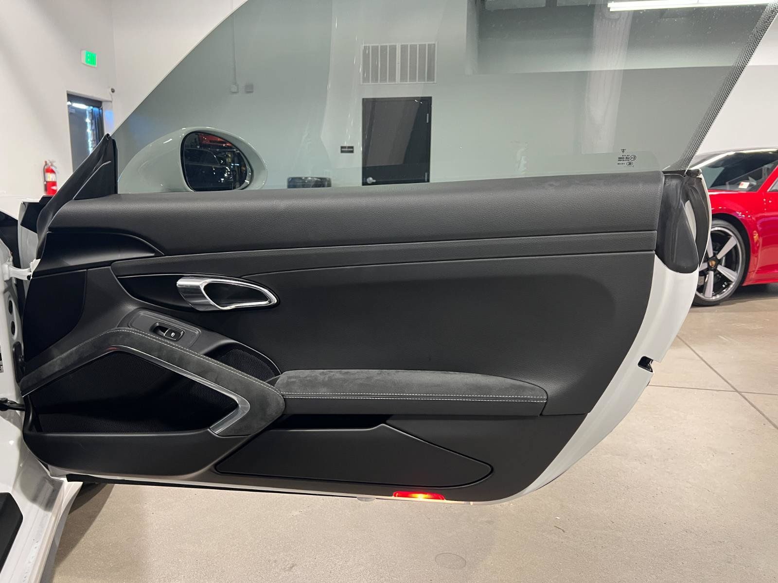 Used 2018 Porsche 911 GT3 RWD image 33