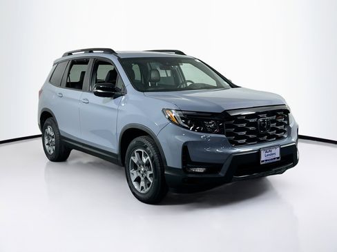 Used 2023 Honda Passport TrailSport image 3