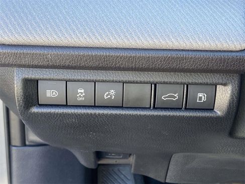 Used 2025 Toyota Camry SE w/ Convenience Package image 28